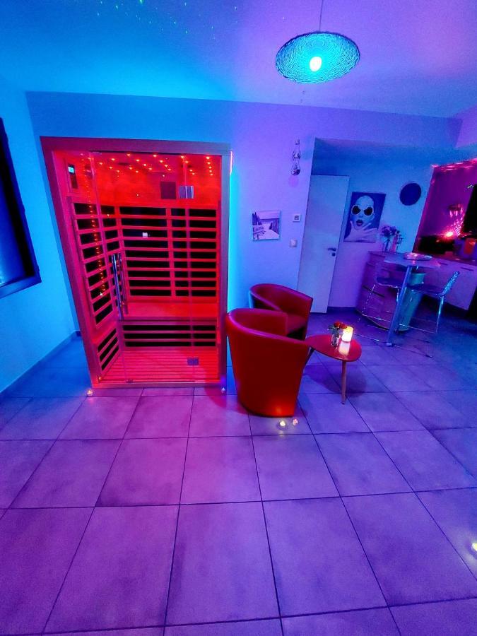 Un Sejour Romantique En Couple Avec Jacuzzi Prive Chromotherapie Jardin Maison Privee Ychoux Luaran gambar