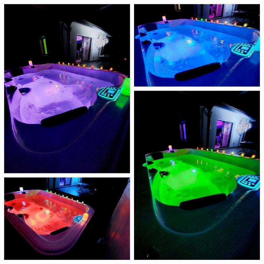 Un Sejour Romantique En Couple Avec Jacuzzi Prive Chromotherapie Jardin Maison Privee Ychoux Luaran gambar
