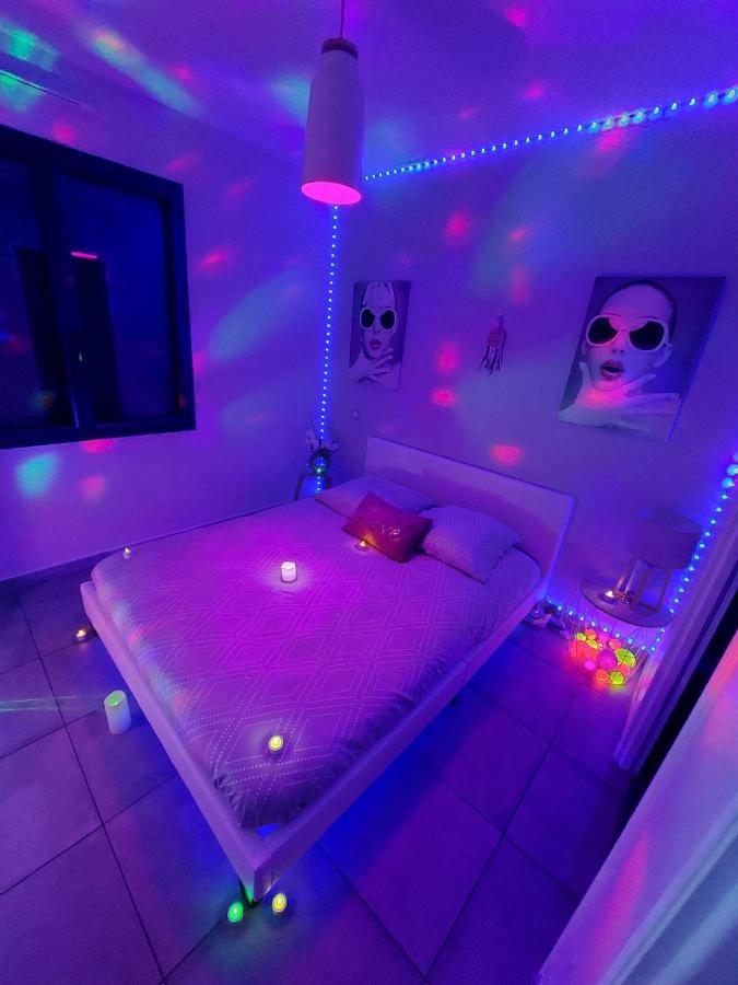 Un Sejour Romantique En Couple Avec Jacuzzi Prive Chromotherapie Jardin Maison Privee Ychoux Luaran gambar